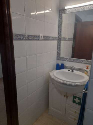 Apartamento T1 com vista mar para arrendamento de Outubro a Maio