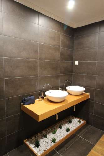 Moradia T4 em banda com piscina interior