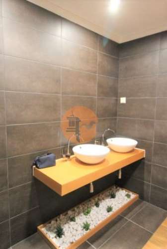 Moradia T4 em banda com piscina interior