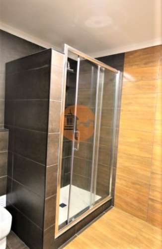 Moradia T4 em banda com piscina interior