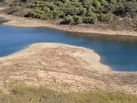 TERRENO RÚSTICO COM 7880 M2 JUNTO A BARRAGEM DO BELICHE - AZINHAL - CASTRO MARIM - ALGARVE - PORTUGAL