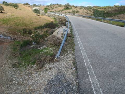 TERRENO COM 35.120 M2 - POÇO - ÁGUA - COM POSSIBILIDADE DE CONSTRUIR UM ARMAZÉM - CORTE DO GAGO - CASTRO MARIM - ALGARVE
