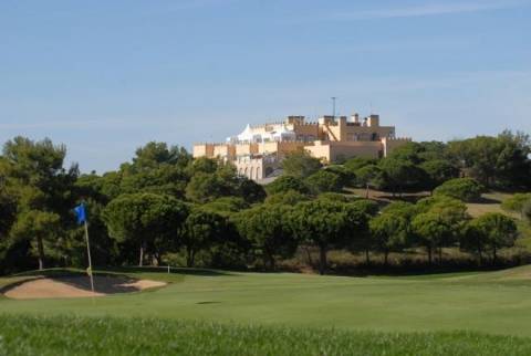 (GOLDEN VISA) Moradia de tipologia V3 de sonho num aldeamento no Campo de Golf de Castro Marim