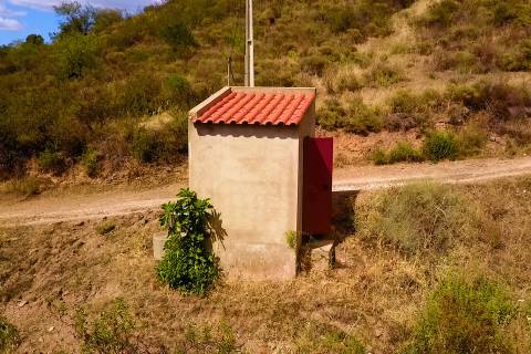 TERRENO MISTO COM 1.200 M2 ÁREA URBANA E 12.7 HECTARES DE TERRENO COM LAGO PRIVADO EM BOTELHAS - CASTRO MARIM