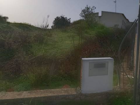 MORADIA TÉRREA - COM TERRENO DE 11.820 M2 - COM POMAR - RIO SECO - CASTRO MARIM - ALGARVE