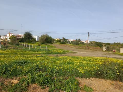 MORADIA TÉRREA - COM TERRENO DE 11.820 M2 - COM POMAR - RIO SECO - CASTRO MARIM - ALGARVE