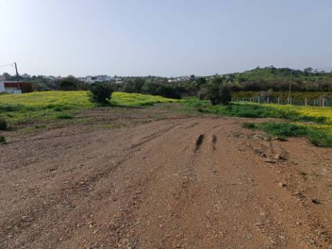 MORADIA TÉRREA - COM TERRENO DE 11.820 M2 - COM POMAR - RIO SECO - CASTRO MARIM - ALGARVE