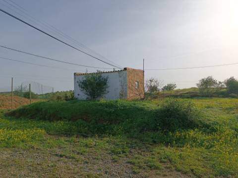 MORADIA TÉRREA - COM TERRENO DE 11.820 M2 - COM POMAR - RIO SECO - CASTRO MARIM - ALGARVE