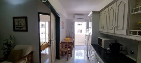 Apartamento T1+1 com Vista mar para arrendamento de Outubro a Maio