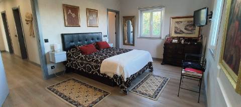 Moradia de Excelência T5 com piscina com vista campo e mar.