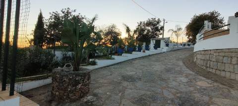 Moradia de Excelência T5 com piscina com vista campo e mar.