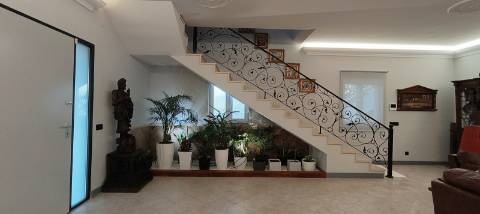 Moradia de Excelência T5 com piscina com vista campo e mar.