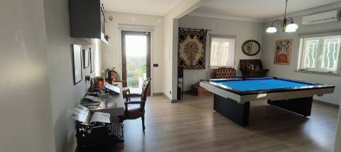 Moradia de Excelência T5 com piscina com vista campo e mar.