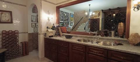 Moradia de Excelência T5 com piscina com vista campo e mar.