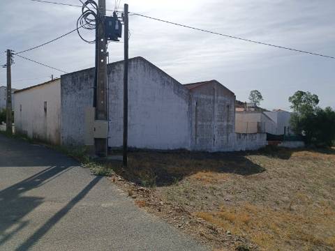 TERRENO URBANO COM 760 M2 - LOTE CONSTRUÇÃO - MORADIA COM GARAGEM E PISCINA - DENTRO DA ALDEIA DO VALE DO PEREIRO EM ODELEITE - CASTRO MARIM - ALGARVE