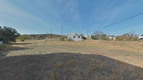 TERRENO URBANO COM 760 M2 - LOTE CONSTRUÇÃO - MORADIA COM GARAGEM E PISCINA - DENTRO DA ALDEIA DO VALE DO PEREIRO EM ODELEITE - CASTRO MARIM - ALGARVE