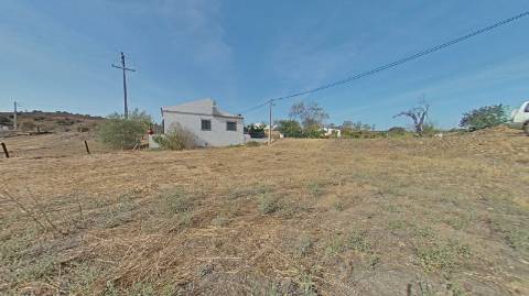 TERRENO URBANO COM 760 M2 - LOTE CONSTRUÇÃO - MORADIA COM GARAGEM E PISCINA - DENTRO DA ALDEIA DO VALE DO PEREIRO EM ODELEITE - CASTRO MARIM - ALGARVE