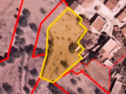 MORADIAS COM TERRENO DE 1.680 M2 - PARA RECONSTRUIR - NA ALDEIA DA SENTINELA EM CASTRO MARIM - ALGARVE