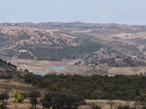 MORADIAS COM TERRENO DE 1.680 M2 - PARA RECONSTRUIR - NA ALDEIA DA SENTINELA EM CASTRO MARIM - ALGARVE