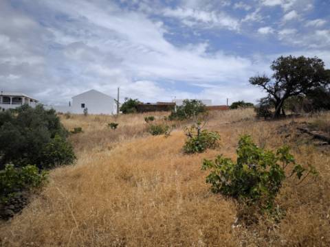MORADIAS COM TERRENO DE 1.680 M2 - PARA RECONSTRUIR - NA ALDEIA DA SENTINELA EM CASTRO MARIM - ALGARVE
