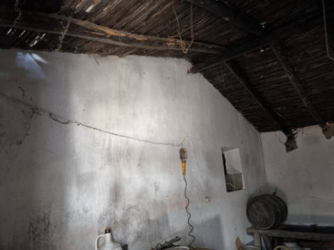 MORADIAS COM TERRENO DE 1.680 M2 - PARA RECONSTRUIR - NA ALDEIA DA SENTINELA EM CASTRO MARIM - ALGARVE