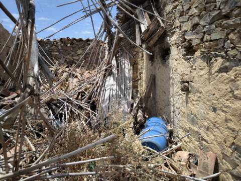 MORADIAS COM TERRENO DE 1.680 M2 - PARA RECONSTRUIR - NA ALDEIA DA SENTINELA EM CASTRO MARIM - ALGARVE