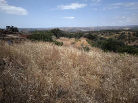 MORADIAS COM TERRENO DE 1.680 M2 - PARA RECONSTRUIR - NA ALDEIA DA SENTINELA EM CASTRO MARIM - ALGARVE
