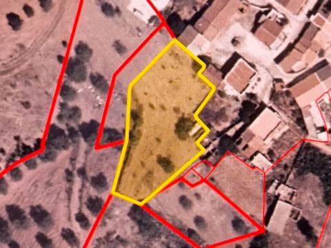 MORADIAS COM TERRENO DE 1.680 M2 - PARA RECONSTRUIR - NA ALDEIA DA SENTINELA EM CASTRO MARIM - ALGARVE