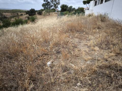 MORADIAS COM TERRENO DE 1.680 M2 - PARA RECONSTRUIR - NA ALDEIA DA SENTINELA EM CASTRO MARIM - ALGARVE