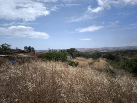 MORADIAS COM TERRENO DE 1.680 M2 - PARA RECONSTRUIR - NA ALDEIA DA SENTINELA EM CASTRO MARIM - ALGARVE