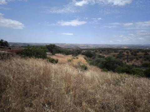 MORADIAS COM TERRENO DE 1.680 M2 - PARA RECONSTRUIR - NA ALDEIA DA SENTINELA EM CASTRO MARIM - ALGARVE