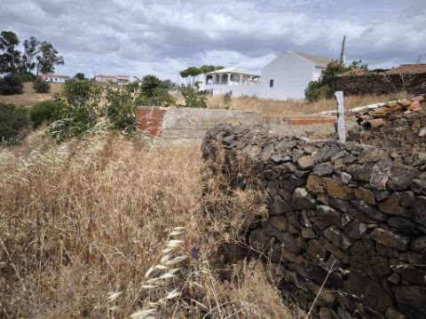 MORADIAS COM TERRENO DE 1.680 M2 - PARA RECONSTRUIR - NA ALDEIA DA SENTINELA EM CASTRO MARIM - ALGARVE