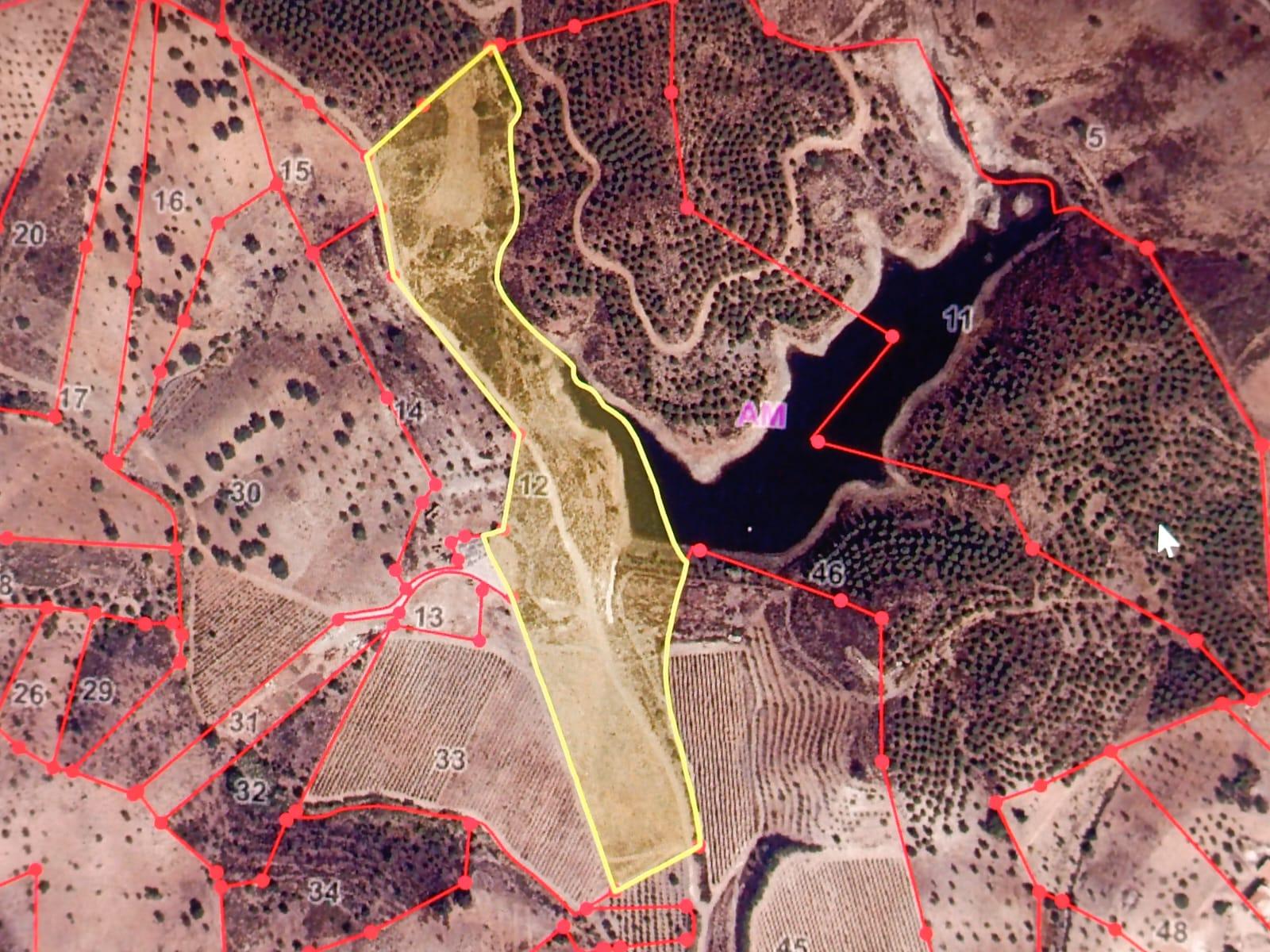 TERRENO COM 36.640 M2 - JUNTO AO LAGO - POSSIBILIDADE DE CONSTRUÇÃO ARMAZÉM - PISA BARRO - CASTRO MARIM - ALGARVE