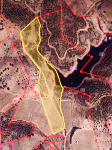 TERRENO COM 36.640 M2 - JUNTO AO LAGO - POSSIBILIDADE DE CONSTRUÇÃO ARMAZÉM - PISA BARRO - CASTRO MARIM - ALGARVE