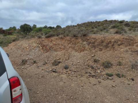 TERRENO COM 36.640 M2 - JUNTO AO LAGO - POSSIBILIDADE DE CONSTRUÇÃO ARMAZÉM - PISA BARRO - CASTRO MARIM - ALGARVE