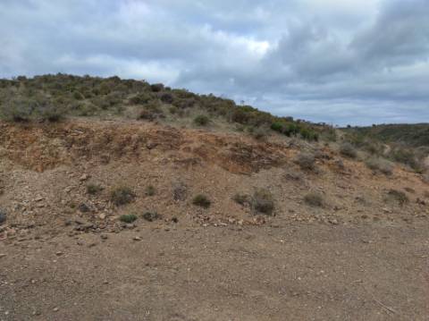 TERRENO COM 36.640 M2 - JUNTO AO LAGO - POSSIBILIDADE DE CONSTRUÇÃO ARMAZÉM - PISA BARRO - CASTRO MARIM - ALGARVE