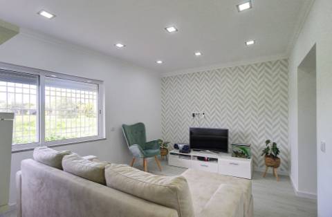 Moradia Remodelada a 7 minutos da Praia do Barril