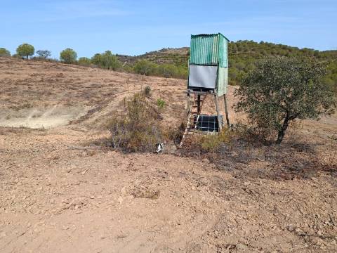 TERRENO RUSTICO COM 21.360 M2 - COM LAGO PRIVADO - VALE DO PEREIRO - CASTRO MARIM - ALGARVE