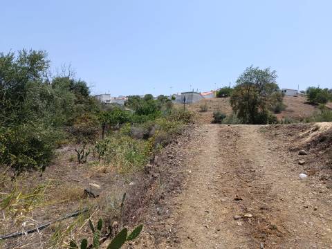 TERRENO COM 1.360 M2 - JUNTO A ALMADA D OURO EM CASTRO MARIM - ALGARVE