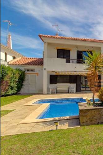 Fantástica moradia T3 com garagem, Piscina e Jardim.