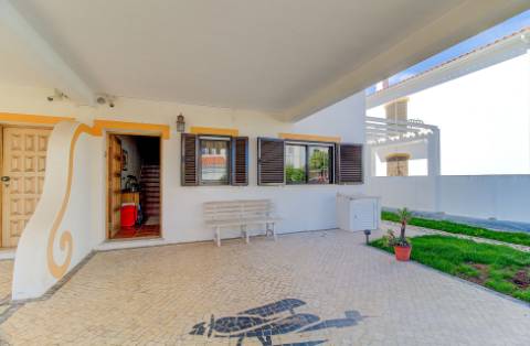 Fantástica moradia T3 com garagem, Piscina e Jardim.