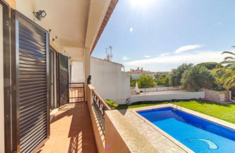 Fantástica moradia T3 com garagem, Piscina e Jardim.