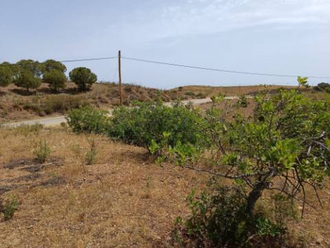 TERRENO COM 53.520 M2 - VISTA MAR - COM LAGO - POSSIBILIDADE DE CONSTRUIR - CAMPEIROS - CASTRO MARIM - ALGARVE