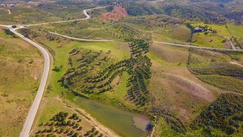 TERRENO COM 53.520 M2 - VISTA MAR - COM LAGO - POSSIBILIDADE DE CONSTRUIR - CAMPEIROS - CASTRO MARIM - ALGARVE