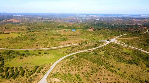 TERRENO COM 53.520 M2 - VISTA MAR - COM LAGO - POSSIBILIDADE DE CONSTRUIR - CAMPEIROS - CASTRO MARIM - ALGARVE