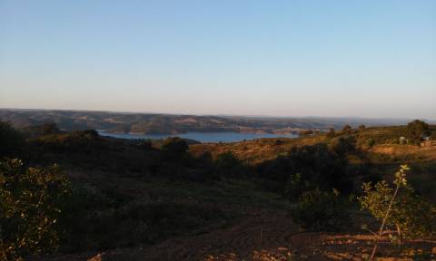 Excelente oportunidade! terreno urbano com 7.880m2 em Portela Alta de Cima, Odeleite.