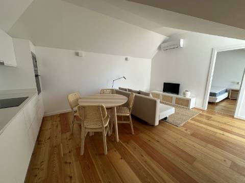 Apartamento T1 Novo, mobilado, anual, no Centro Pombalino de Vila Real de Santo António.