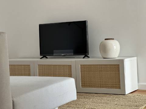 Apartamento T1 Novo, mobilado, anual, no Centro Pombalino de Vila Real de Santo António.