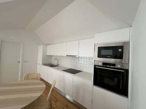 Apartamento T1 Novo, mobilado, anual, no Centro Pombalino de Vila Real de Santo António.