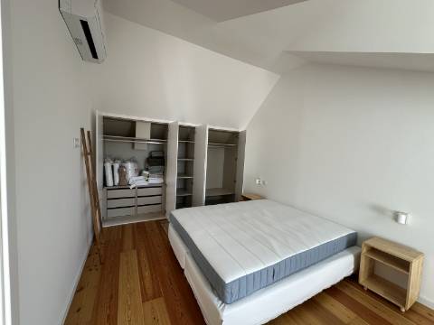 Apartamento T1 Novo, mobilado, anual, no Centro Pombalino de Vila Real de Santo António.